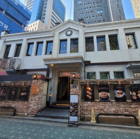 60년전 옛것과 현대가 공존하는 뉴트로 카페 ☕️