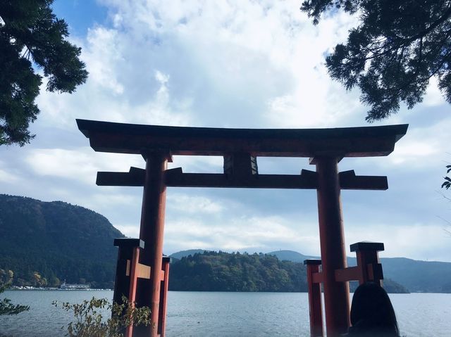 【湖×神社が楽しめる！】箱根・芦ノ湖でのんびり過ごす