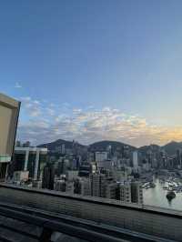 圓形浴缸打卡一流 | 生日送美酒