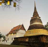 ทำบุญตักบาตรวันแม่ที่วัดตระพังทอง สุโขทัย