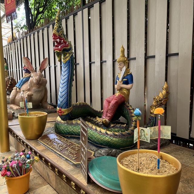 เที่ยววัดดังจ.นครปฐม วัดไร่ขิง  🪷🐟