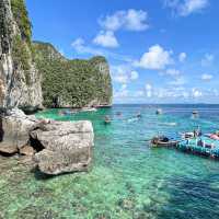 อ่าวมาหยา - ท้องทะเลสวยแห่งอันดามัน