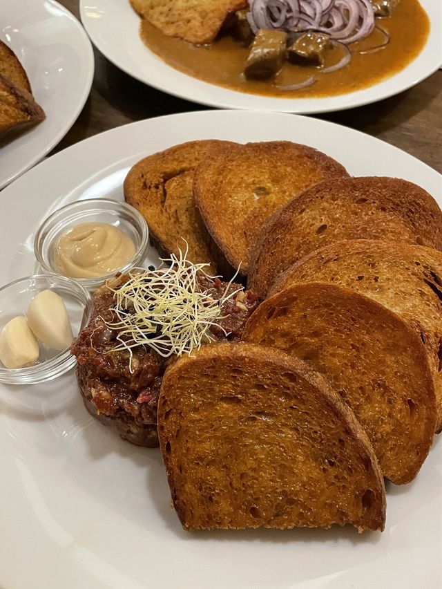 프라하 타르타르 맛집, Smíchovské Vidličky a nože