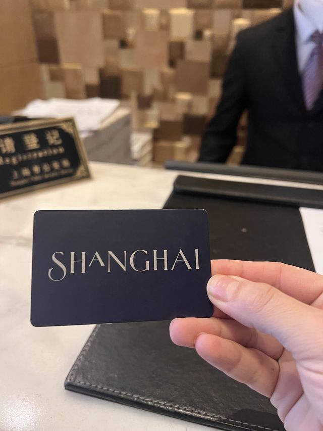 Warm hotel with great location in Jingan 