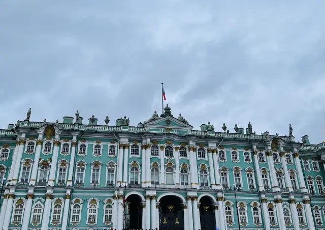 Russia - St. Petersburg
Experience the beauty of architecture.