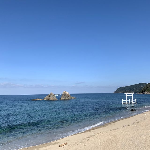 福岡県　糸島の夫婦岩