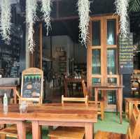 Bloom Cafe And Hostel Lipe (บลูมคาเฟ่แอนด์โฮสเทล) 