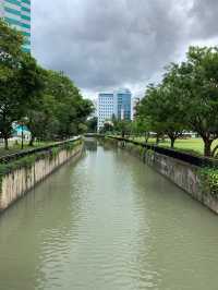 Strolling along Whampoa Park Connector 