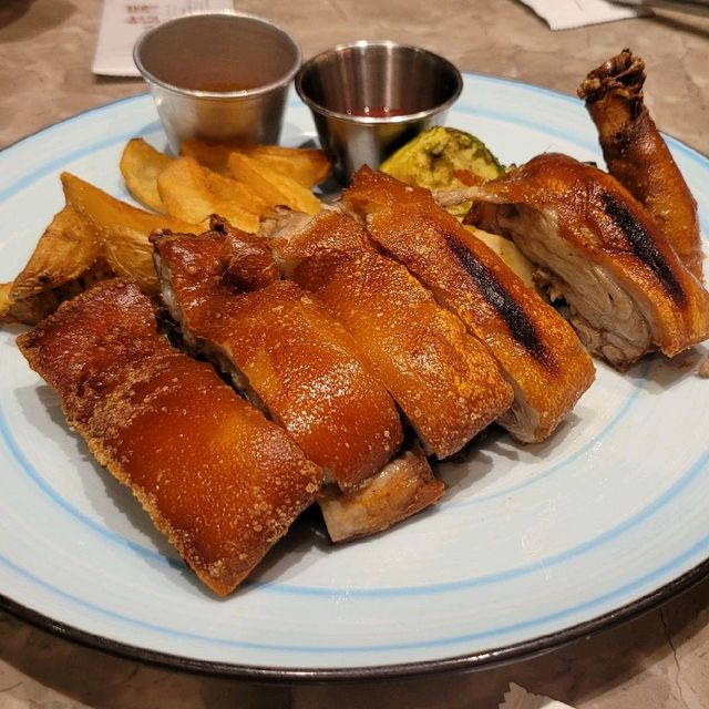 鬆化的葡式烤乳豬 ～ Cafe Tergeira 