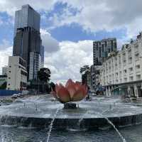 Hello! Ho Chi Minh Square เช้ายันค่ำ