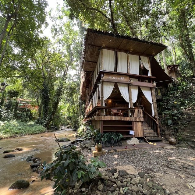 หลงเสน่ห์หมู่บ้านแม่แมะ บ้านธารชีวี 