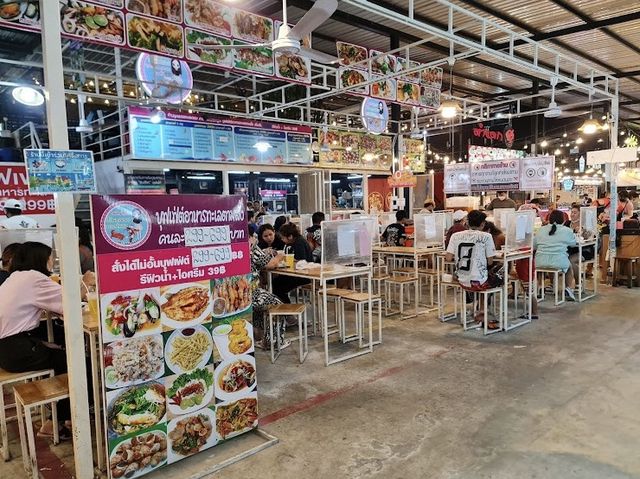 Owl Market ตลาดนกฮูก at Nonthaburi 