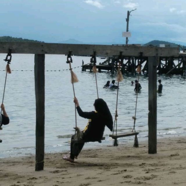 Sepetang di Pantai Payang, Lahad Datu Sabah