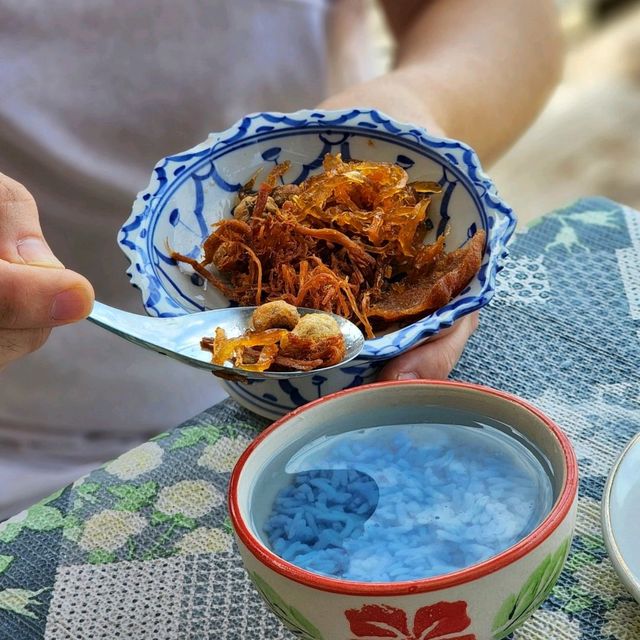 ร้านข้าวแช่รามัญสูตรต้นตำรับบนเกาะเกร็ด นนทบุรี 