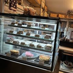 Gray 18 Cafe User Photo