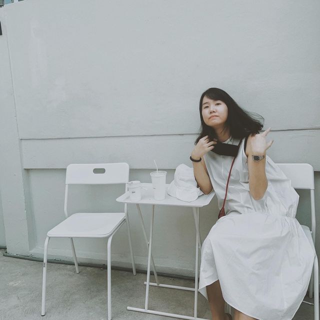 คาเฟ่สุดชิค minimal style  "Hint coffee"