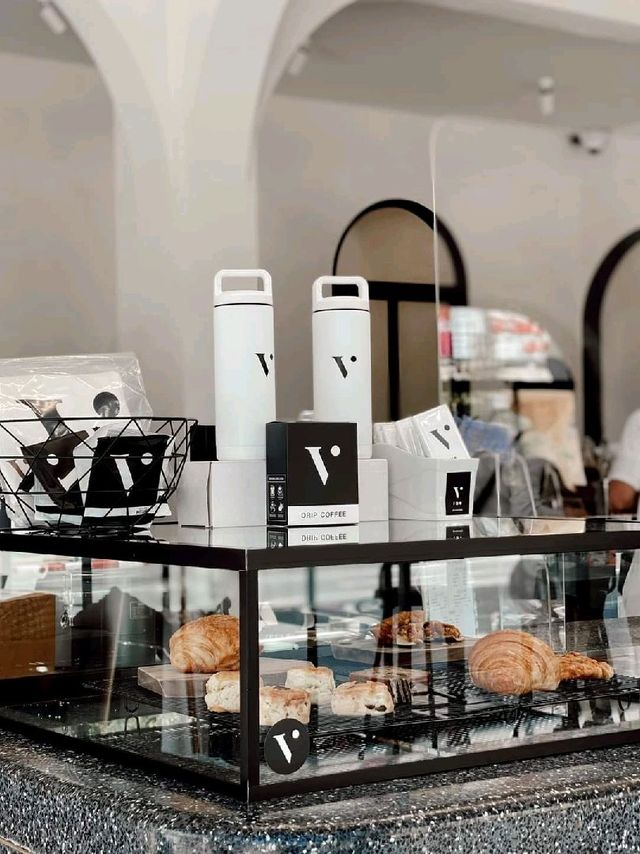  รีวิวร้าน :  Varen BKK ☕️ @MRT : สถานีสามยอด 
