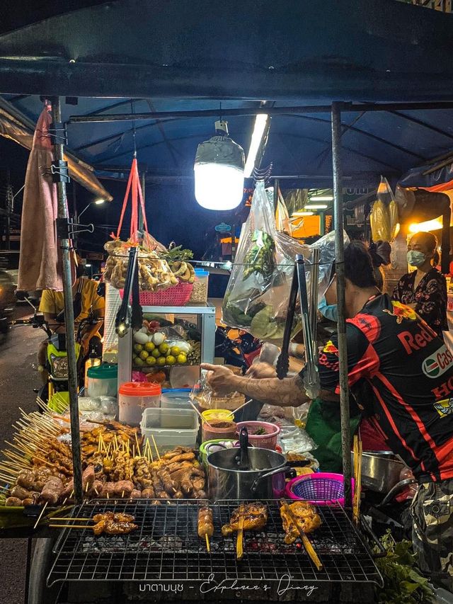 ส้มตำรถเข็น ยามค่ำคืนย่านเขารัง ภูเก็ต