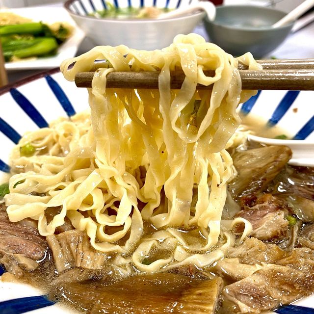 ［腩麵茶餐廳］-  招牌沙皮腩👍