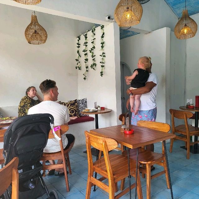 발리 Gossip’s Cafe Seminyak 햄버거에 육즙이 가격쌈