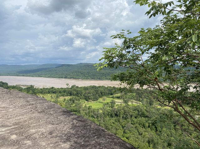 อุทยานแห่งชาติผาแต้ม สถานที่สำคัญของไทย