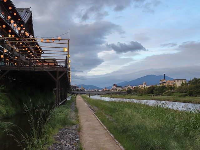 【京都府】京都の風物詩「鴨川」沿いを散歩