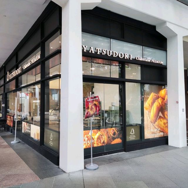 2 Story Shopping and Dining Heaven