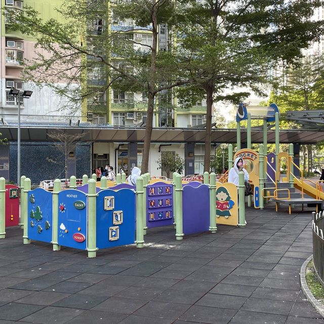 長沙灣地鐵站C出口遊樂場