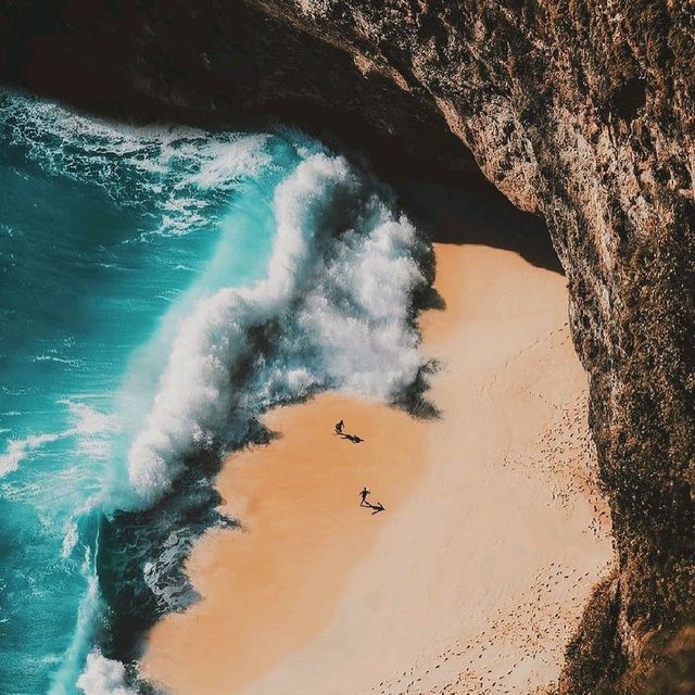 KELINGKING BEACH : NUSA PENIDA