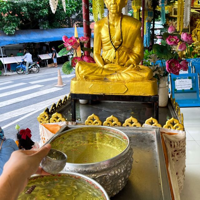 บินมาเพื่อเที่ยวผับแวะเข้าวัดก่อนได้นะ