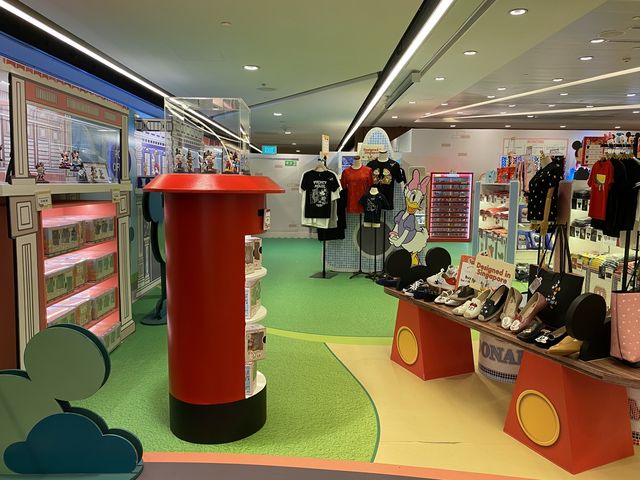 Disney Store In Singapore 😍
