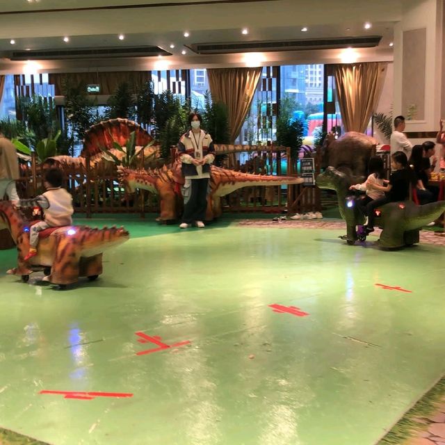 侏羅紀恐龍冒險樂園