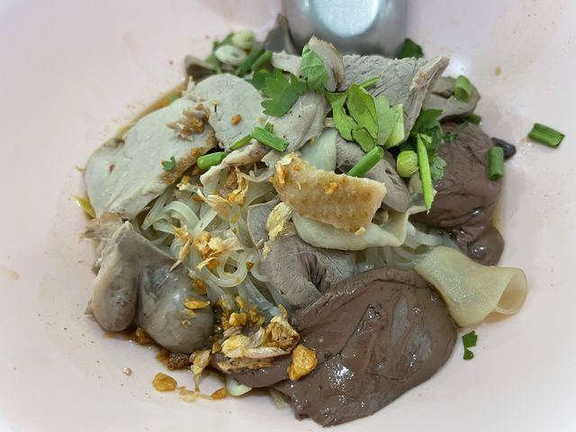 ก๋วยเตี๋ยวเป็ดร้านดังย่านพระราม4