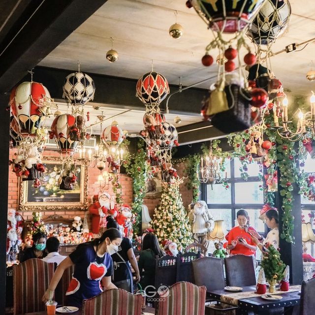 Hippo Cafe & Restaurant 
