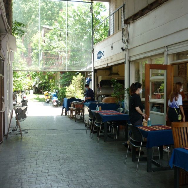 ร้านอาหารใจกลางเชียงใหม่ Maadae Slow Fish Kitchen 