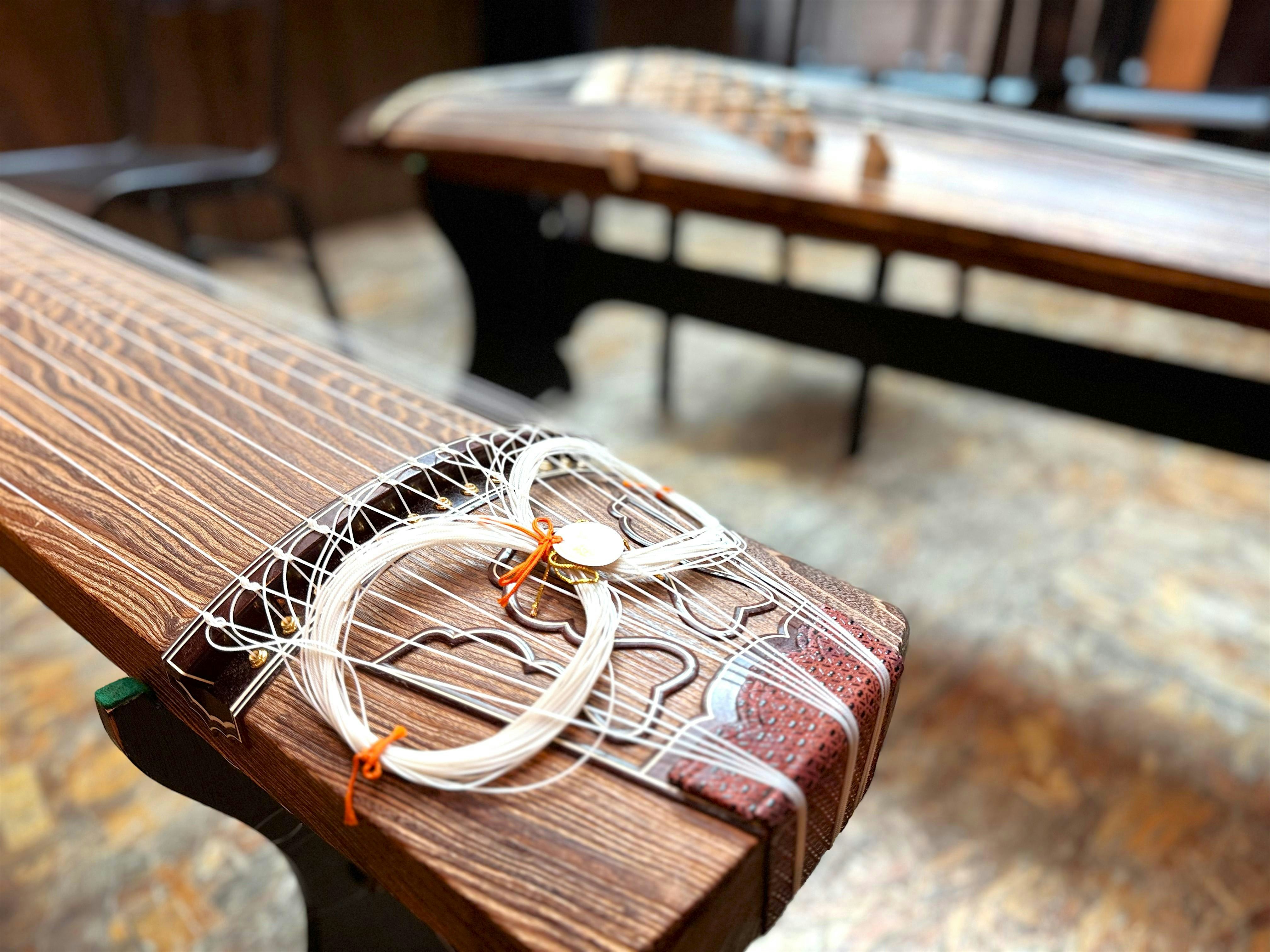 Japanese Instrument "Koto" 1.5 hours class @ the heart of Kyoto | Gojo Paradiso 五条パラディソ