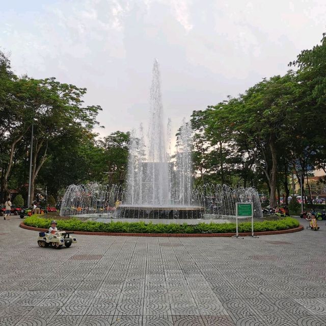 北越海防市必玩景點--海防歌劇院