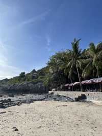 หาดถ้ำพัง หาดที่เล่นน้ำได้บนเกาะสีชัง