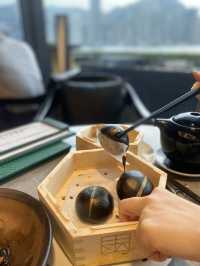 飽覽維港景色 享受特色中菜