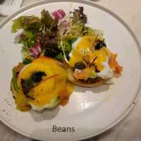 Beans the Rambler週末，週日期間制定早餐