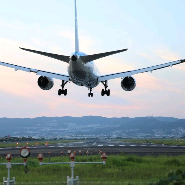 【大阪 伊丹空港ITM 】飛行機に手が届きそうな千里川✈️
