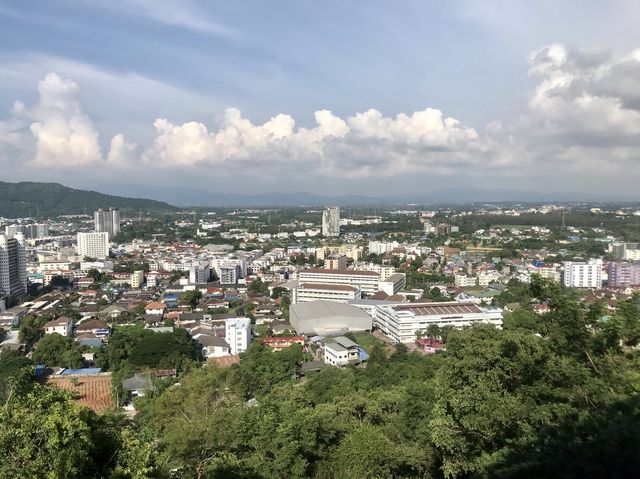 สำนักสงฆ์เขาพระครู (Khao Phra Khru)