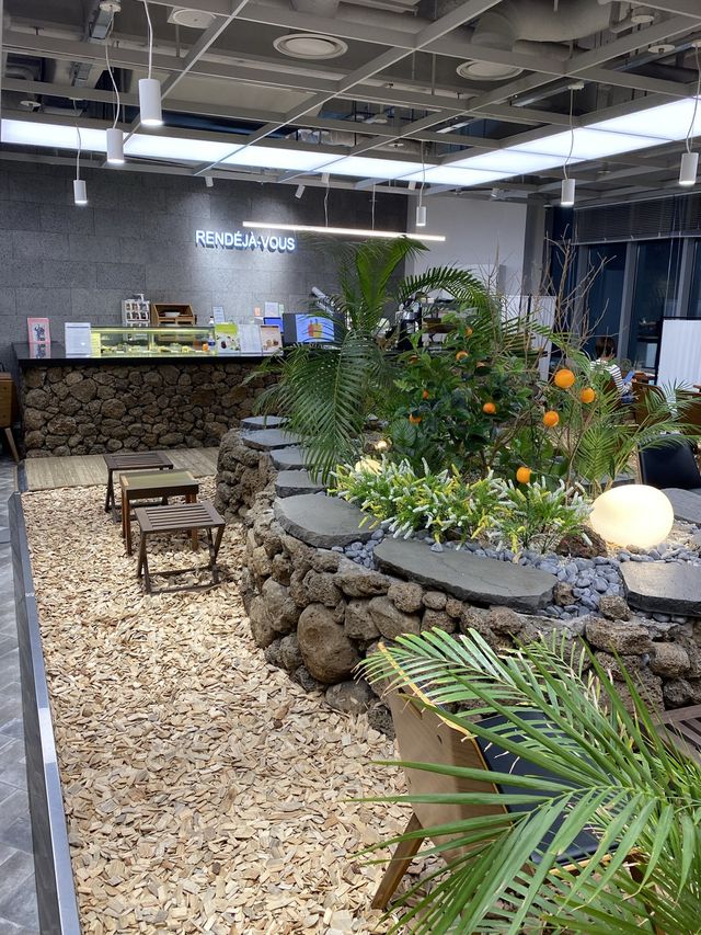 U-Plex ห้างดีเดินเพลินที่ย่าน Sinchon