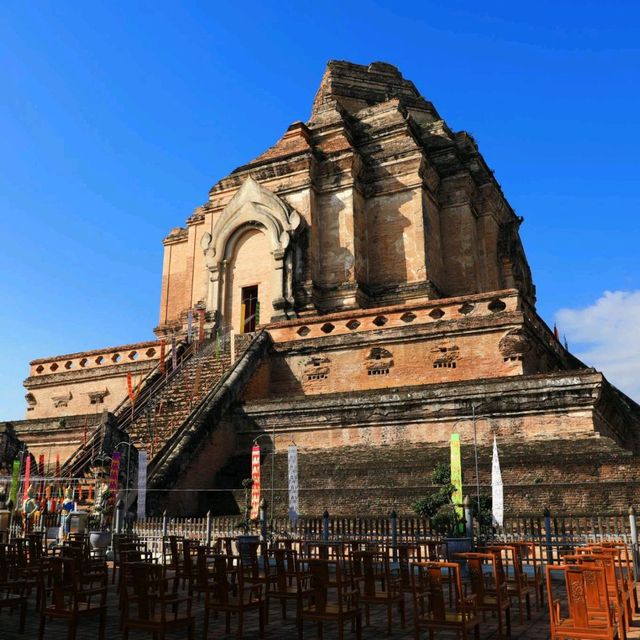 วัดเจดีย์หลวงวรวิหาร วัดเก่าแก่คู่เมืองล้านนา