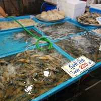 ตลาดรวมอาหารทะเลสดๆ ราคาดีๆ ของชลบุรี