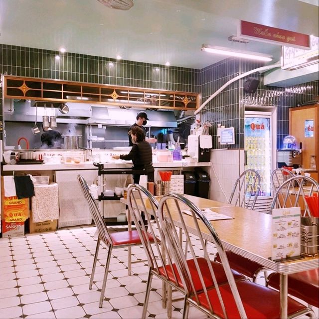 베트남 현지 느낌의 힙한 식당 '꾸아'