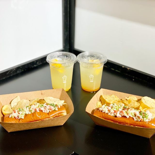 Izzue Lobster (CWB)  Izzue Lobster (CWB)