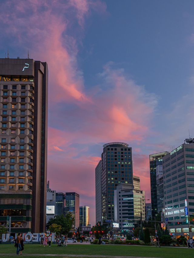 도심속 아름다운 노을 명소 시청역 서울 광장