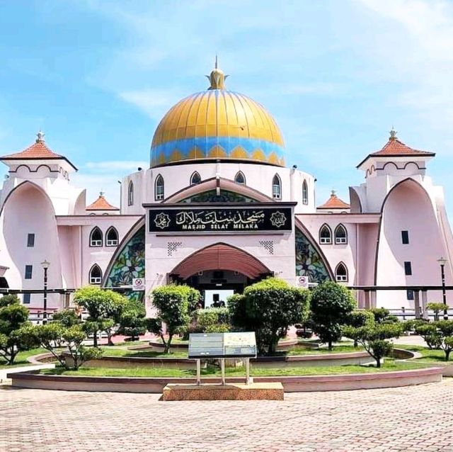 Melaka Straits Mosque -a floating mosque