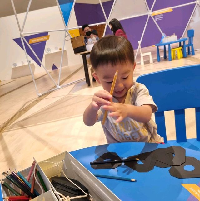 Arts Fun At The Artscience Museum